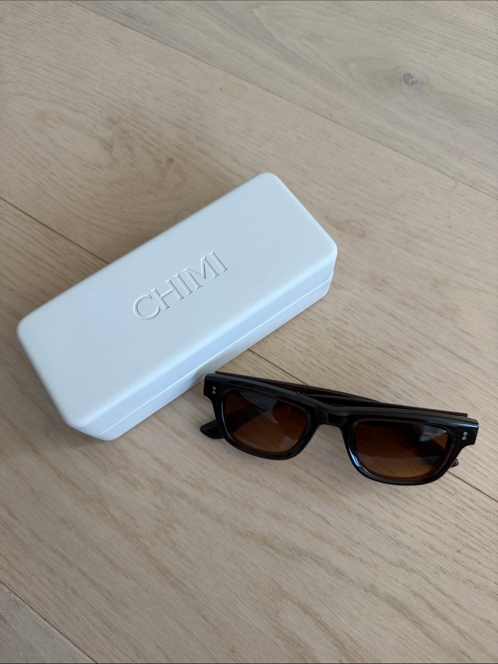 CHIMI Women’s Rectangular Sunglasses in Dark Brown